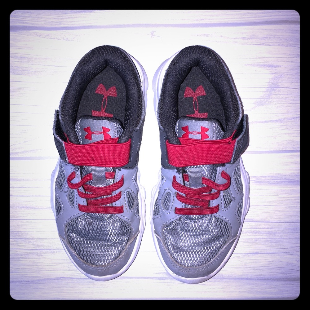 Boys size 11k Under Armour Velcro shoes